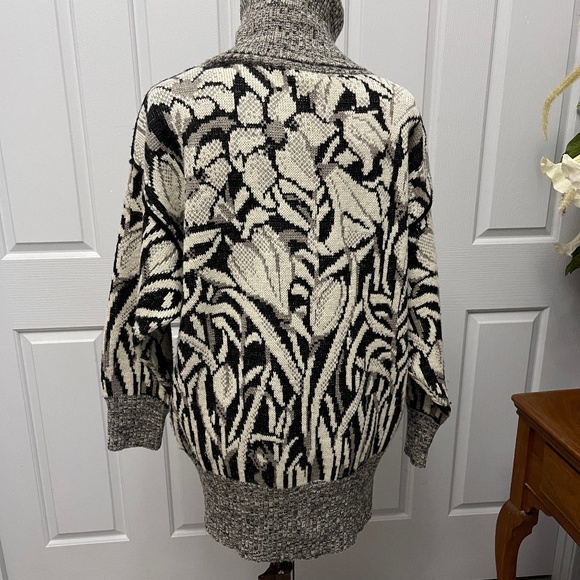 NEEDLEWORKS. Multi-print heavy wool sweater. LARGE/XLARGE - Picture 3 of 6